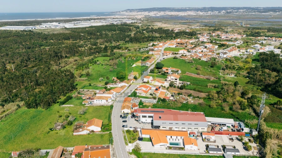 Moradia T4 para Venda em Lavos Foto 64