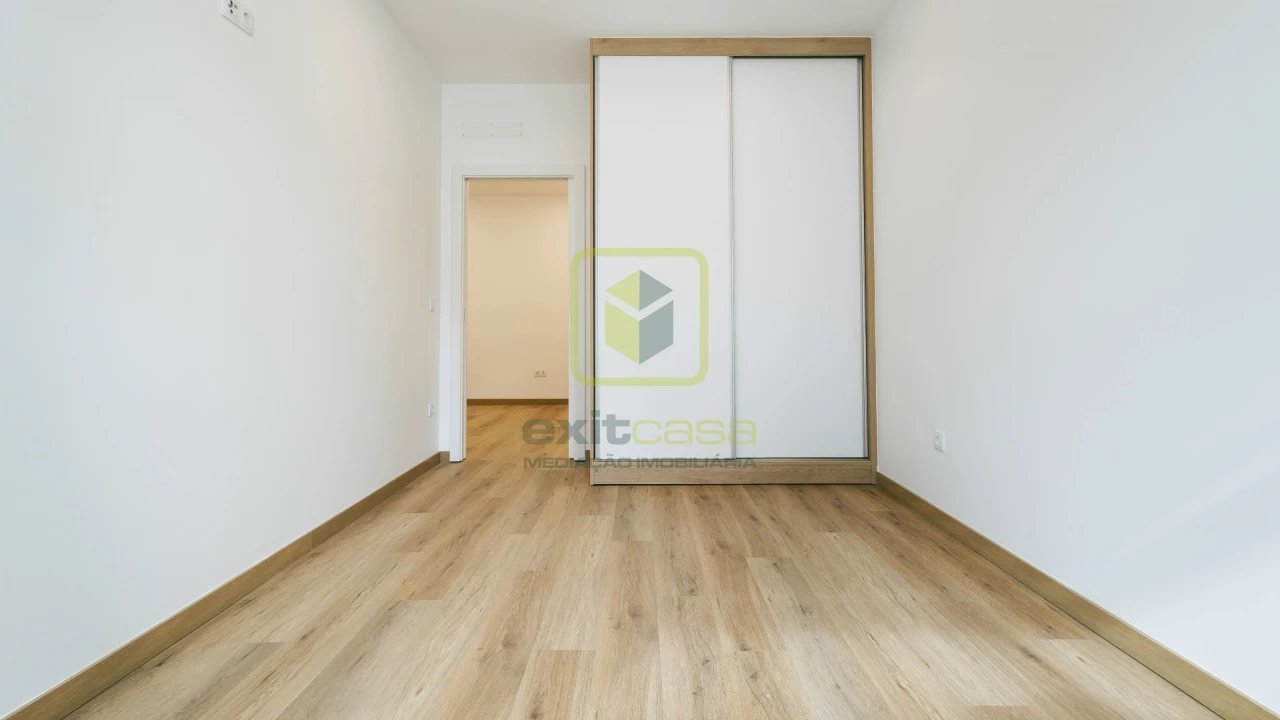 Apartamento T1 para Venda em Buarcos Foto 12