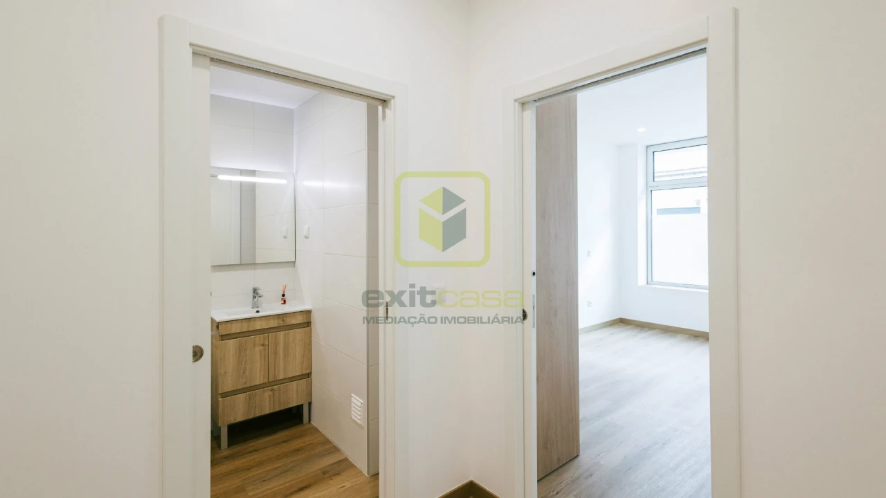 Apartamento T1 para Venda em Buarcos Foto 7
