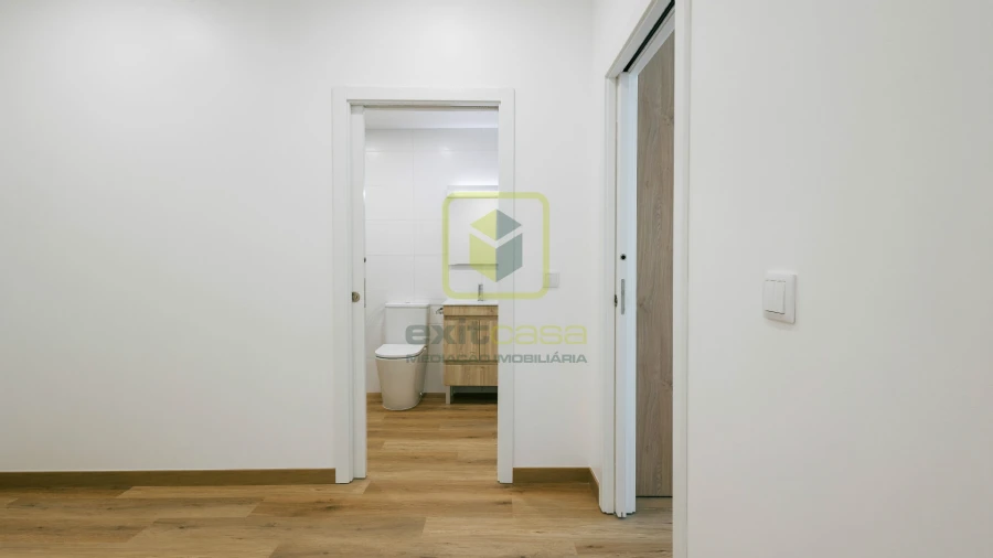 Apartamento T1 para Venda em Buarcos Foto 8