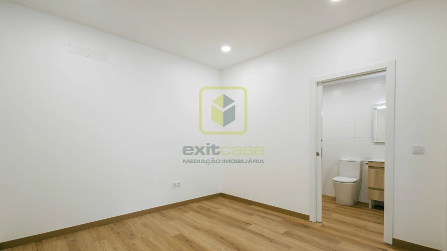 Apartamento T1 para Venda em Buarcos Foto 6
