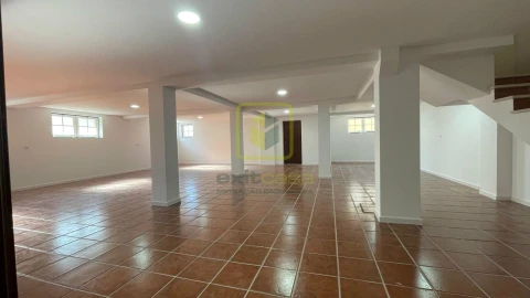 Moradia T3 para Venda em São Bernardo