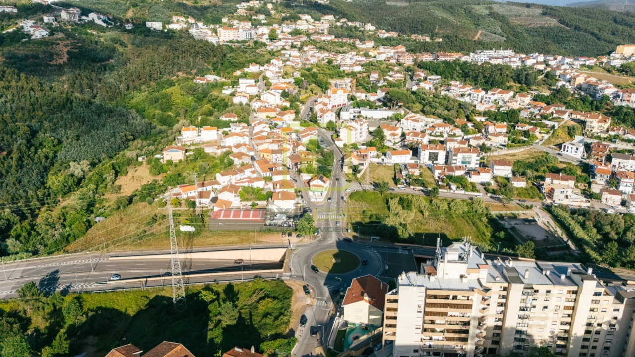 Moradia T3 para Venda em Santo Antonio dos Olivais Foto 23
