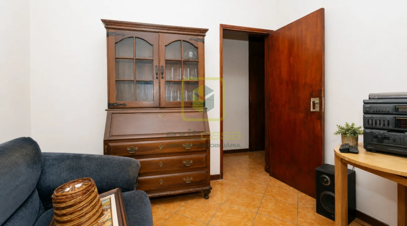 Moradia T3 para Venda em Santo Antonio dos Olivais Foto 9