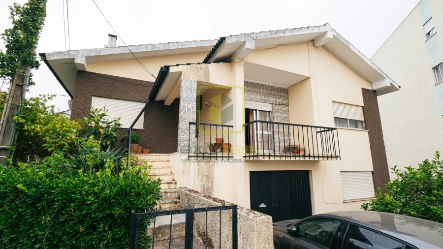 Moradia T3 para Venda em Santo Antonio dos Olivais