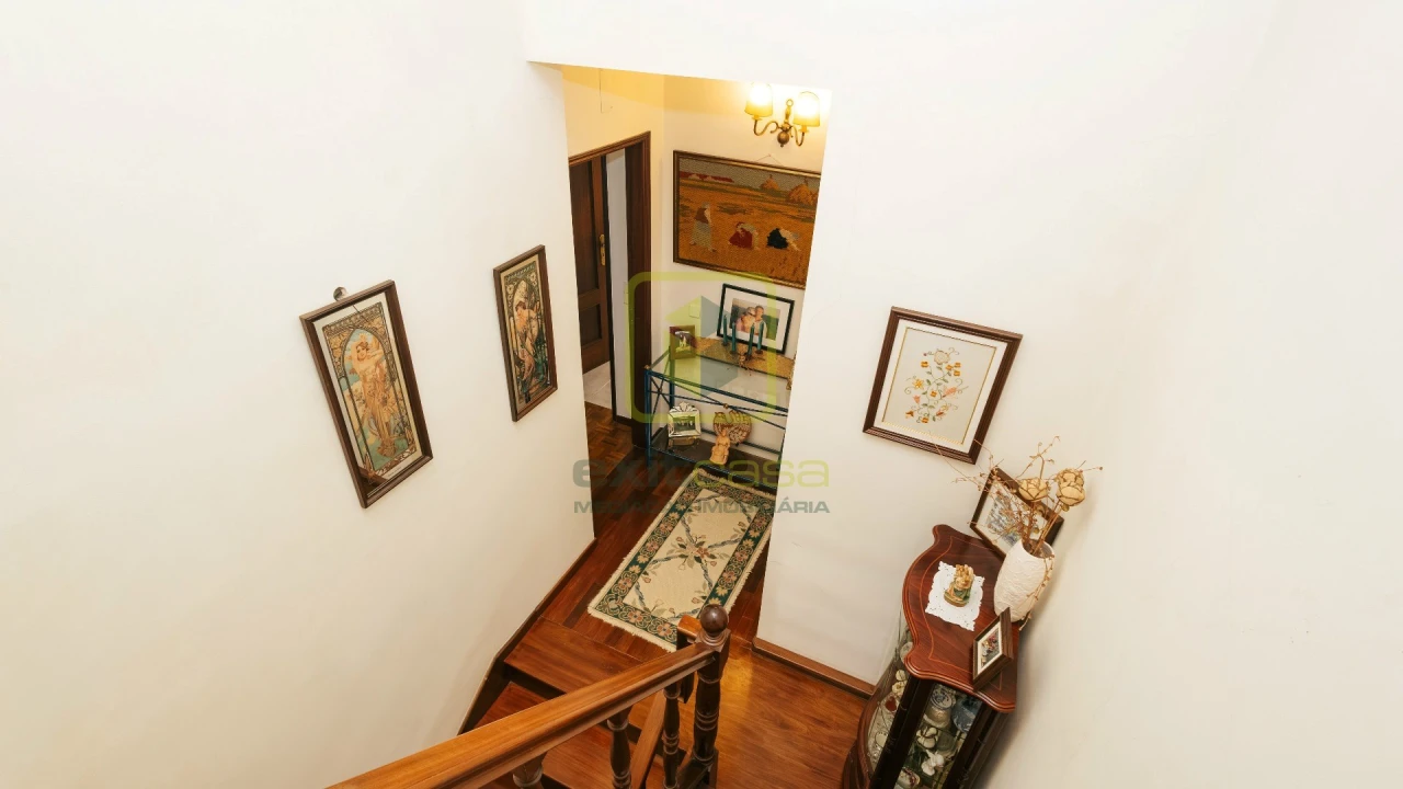 Moradia T4 para Venda em Santo Antonio dos Olivais Foto 37