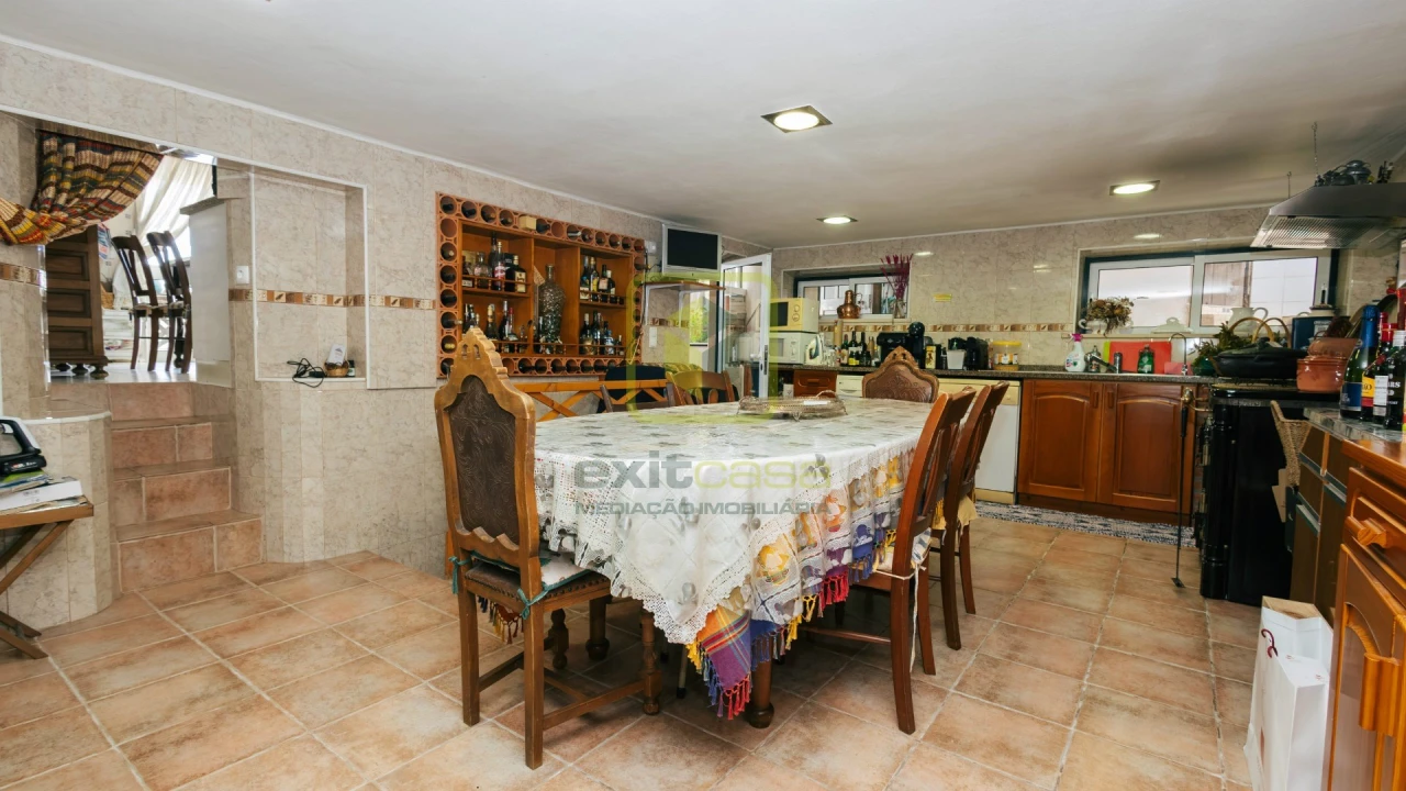 Moradia T4 para Venda em Santo Antonio dos Olivais Foto 58