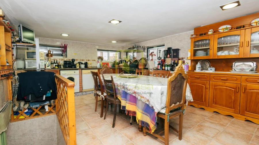 Moradia T4 para Venda em Santo Antonio dos Olivais Foto 58