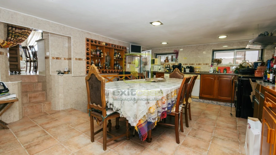 Moradia T4 para Venda em Santo Antonio dos Olivais Foto 58
