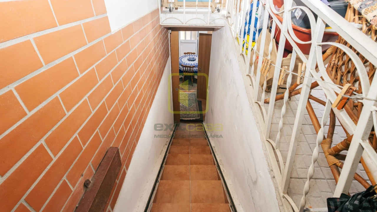 Moradia T4 para Venda em Santo Antonio dos Olivais Foto 57