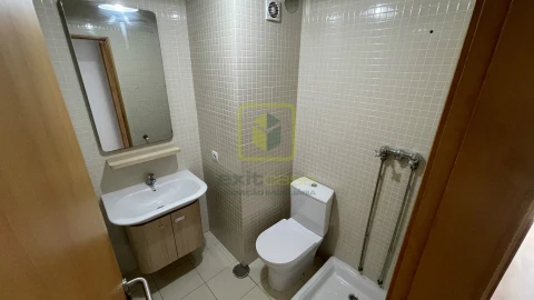Apartamento T4 para Arrendamento em Glória e Vera Cruz