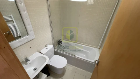 Apartamento T4 para Arrendamento em Glória e Vera Cruz