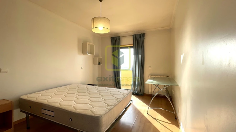 Apartamento T4 para Arrendamento em Glória e Vera Cruz Foto 11