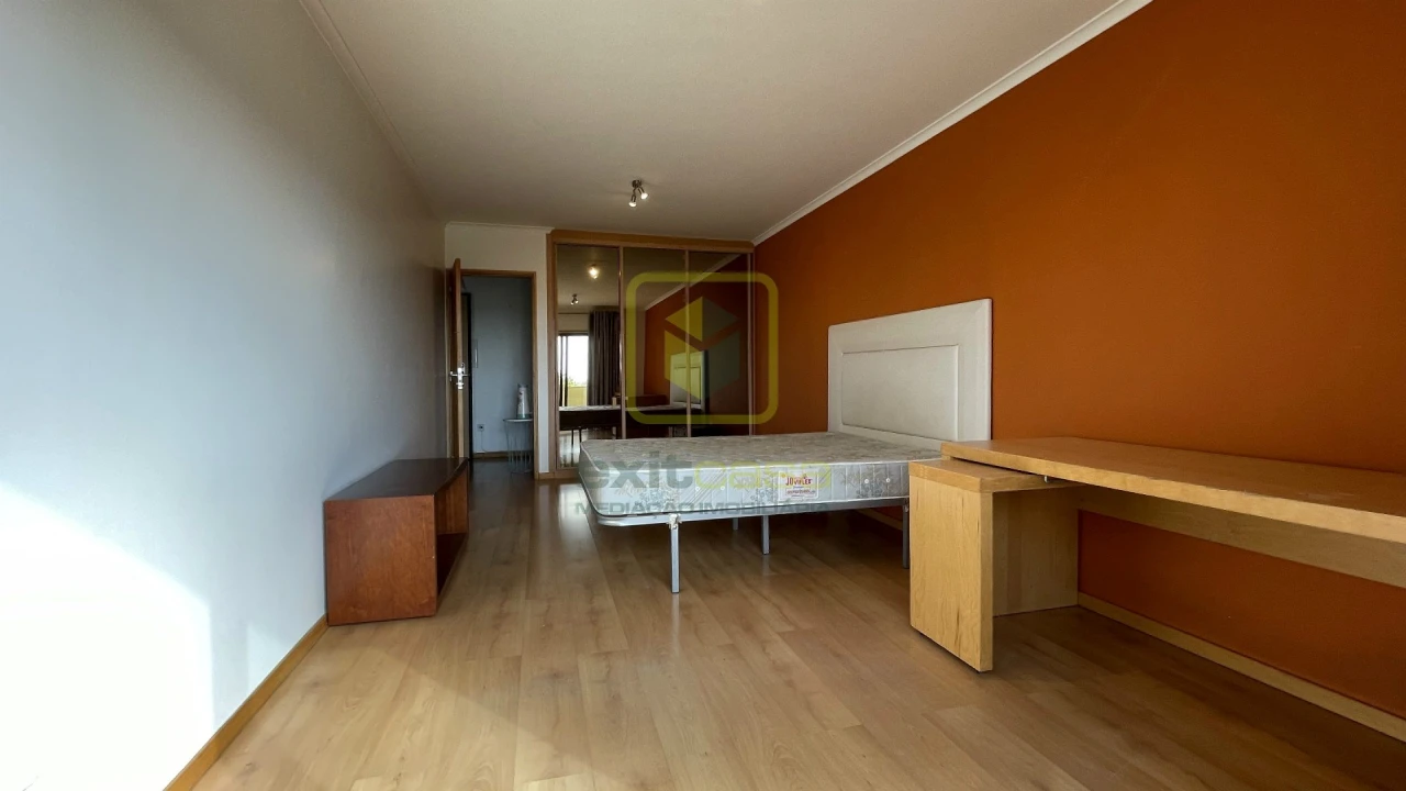 Apartamento T4 para Arrendamento em Glória e Vera Cruz Foto 7