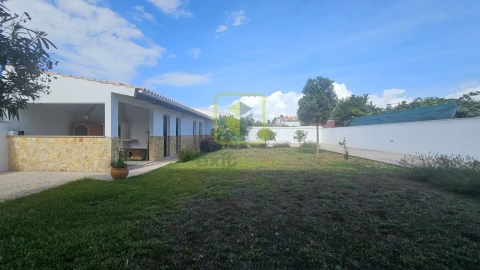 Moradia T4 para Venda em São Bernardo