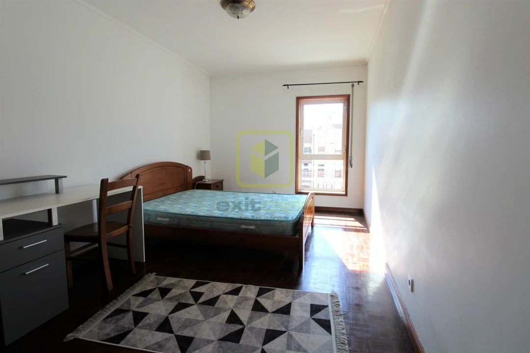 Apartamento T4 para Arrendamento em Glória e Vera Cruz Foto 8