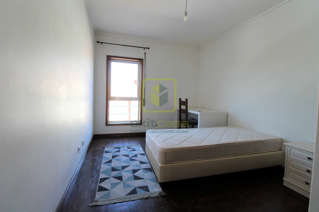Apartamento T4 para Arrendamento em Glória e Vera Cruz Foto 11