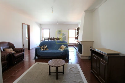 Apartamento T4 para Arrendamento em Glória e Vera Cruz