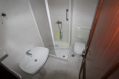 Apartamento T4 para Arrendamento em Glória e Vera Cruz