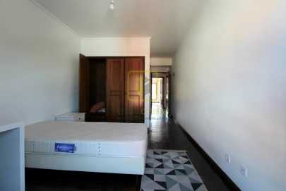 Apartamento T4 para Arrendamento em Glória e Vera Cruz