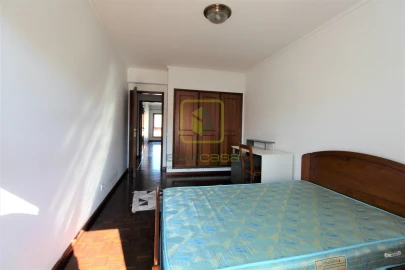 Apartamento T4 para Arrendamento em Glória e Vera Cruz