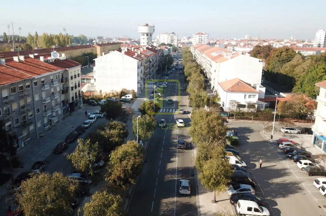 Apartamento T4 para Arrendamento em Glória e Vera Cruz Foto 16