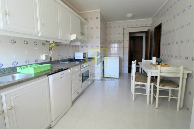 Apartamento T4 para Arrendamento em Glória e Vera Cruz Foto 2