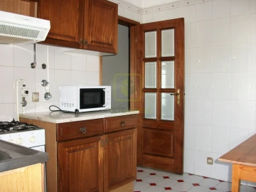 Apartamento T4 para Arrendamento em Glória e Vera Cruz