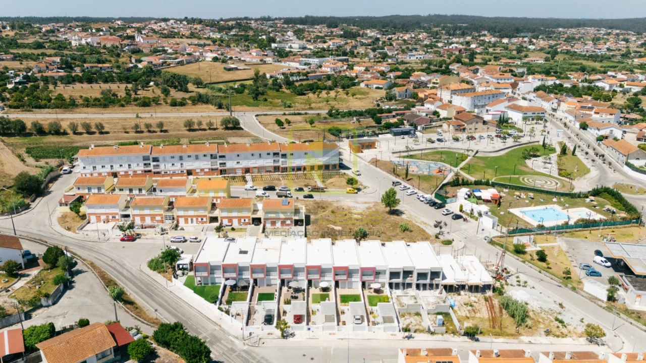 Moradia T4 para Venda em Carapinheira Foto 14