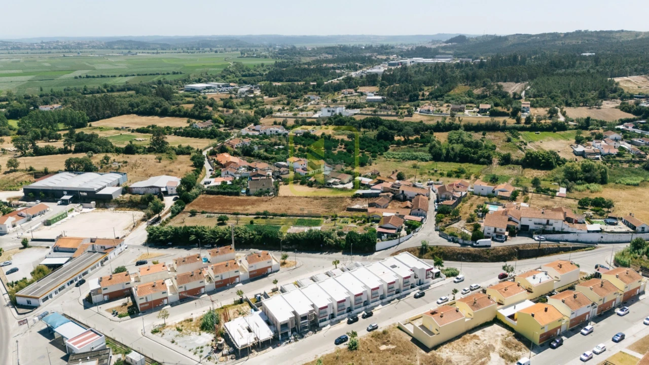 Moradia T4 para Venda em Carapinheira Foto 15