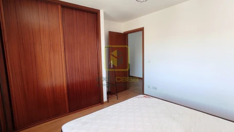 Apartamento T1 para Arrendamento em Aradas