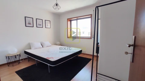 Apartamento T1 para Arrendamento em Aradas
