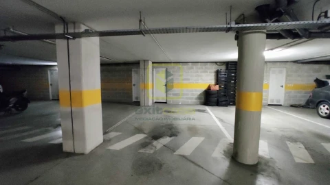 Apartamento T1 para Arrendamento em Aradas