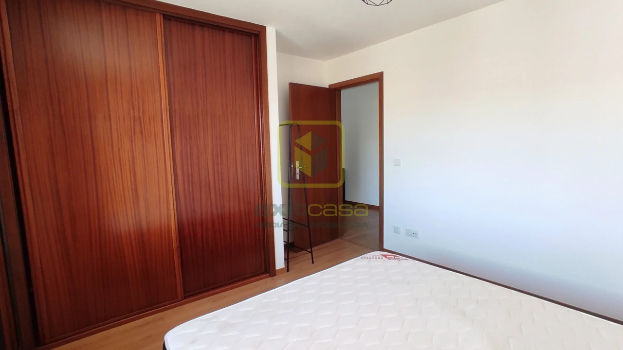Apartamento T1 para Arrendamento em Aradas Foto 10
