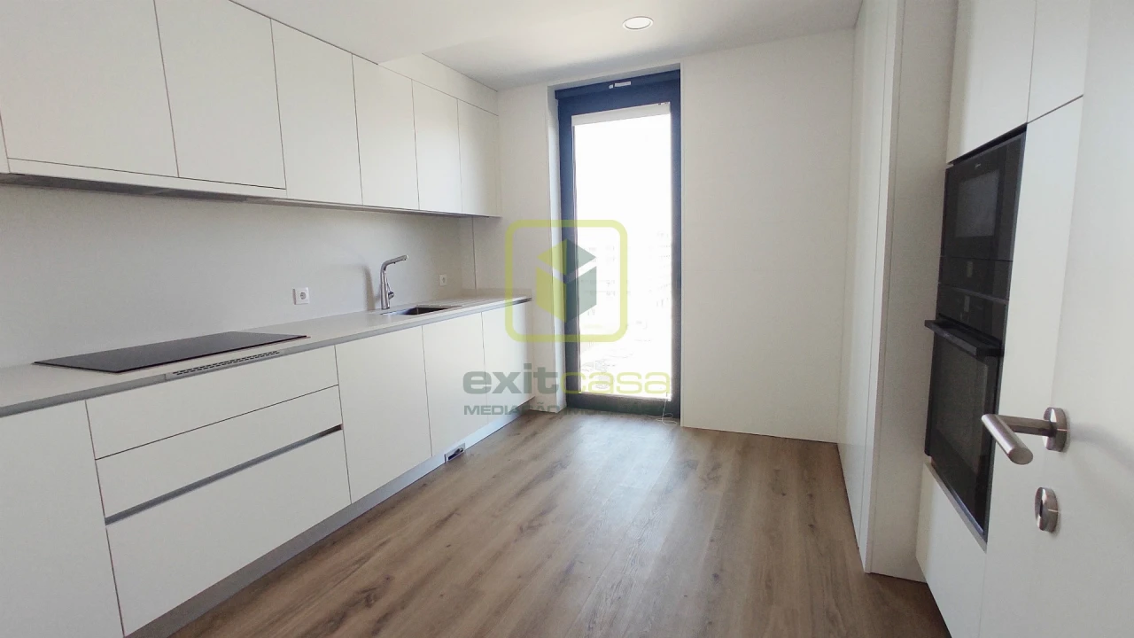 Apartamento T4 para Venda em Glória e Vera Cruz Foto 3