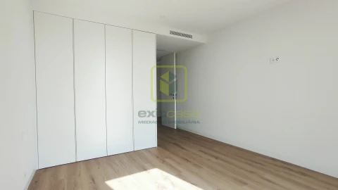Apartamento T4 para Venda em Glória e Vera Cruz