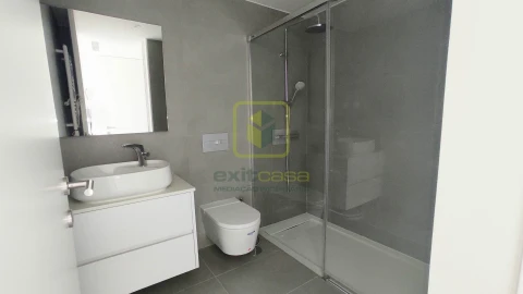 Apartamento T4 para Venda em Glória e Vera Cruz