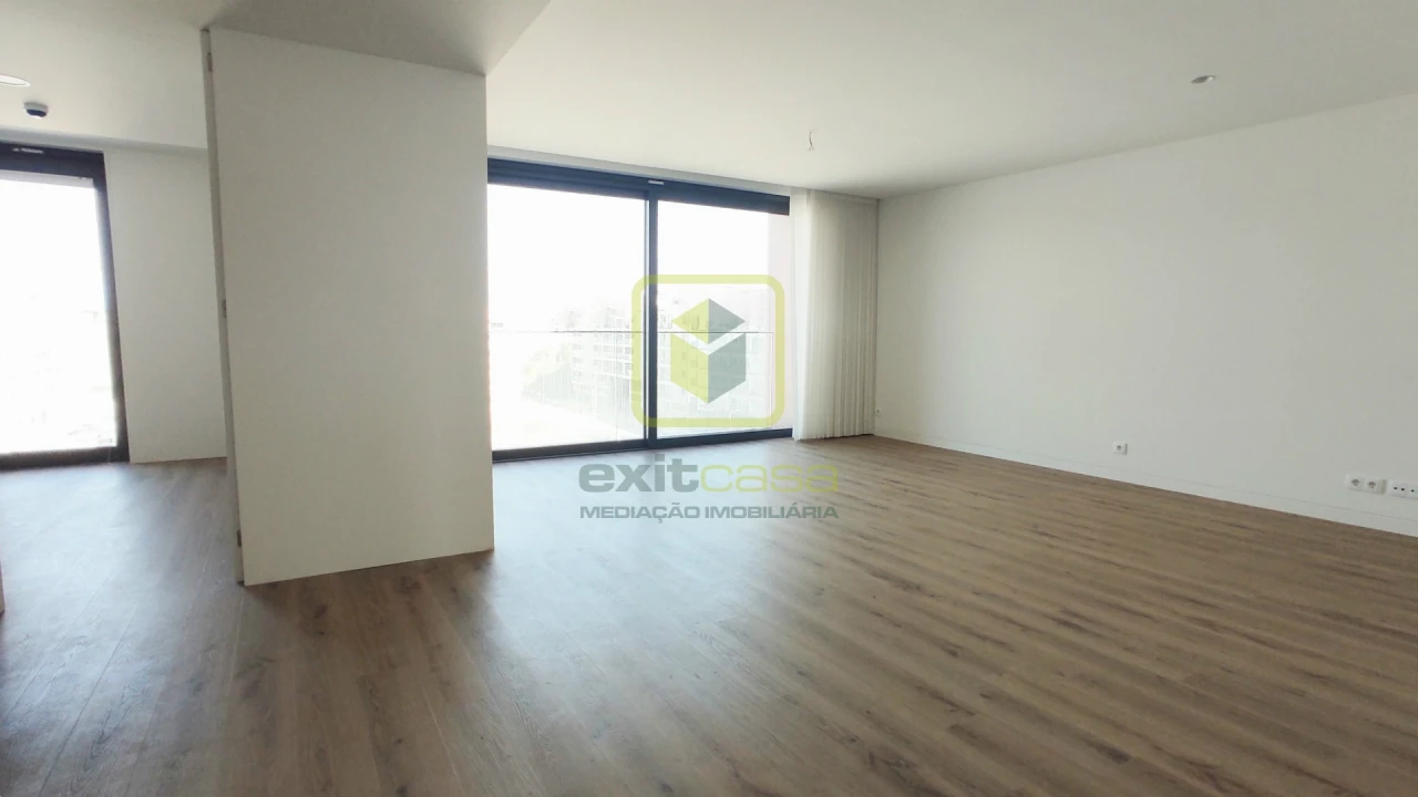 Apartamento T4 para Venda em Glória e Vera Cruz Foto 2