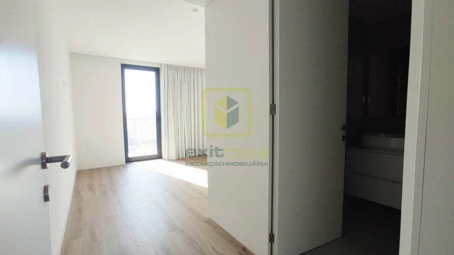 Apartamento T4 para Venda em Glória e Vera Cruz Foto 7