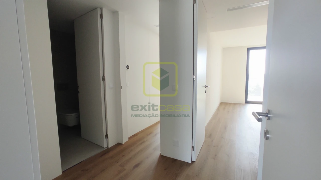 Apartamento T4 para Venda em Glória e Vera Cruz Foto 5