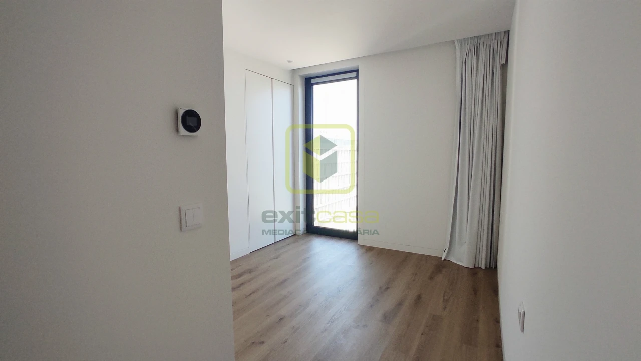 Apartamento T4 para Venda em Glória e Vera Cruz Foto 4
