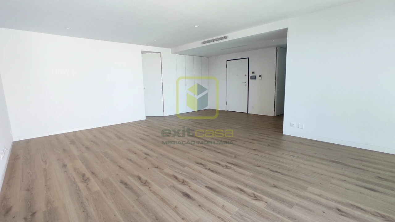 Apartamento T4 para Venda em Glória e Vera Cruz Foto 1