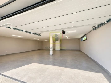 Moradia T4 para Venda em Santo Antonio dos Olivais