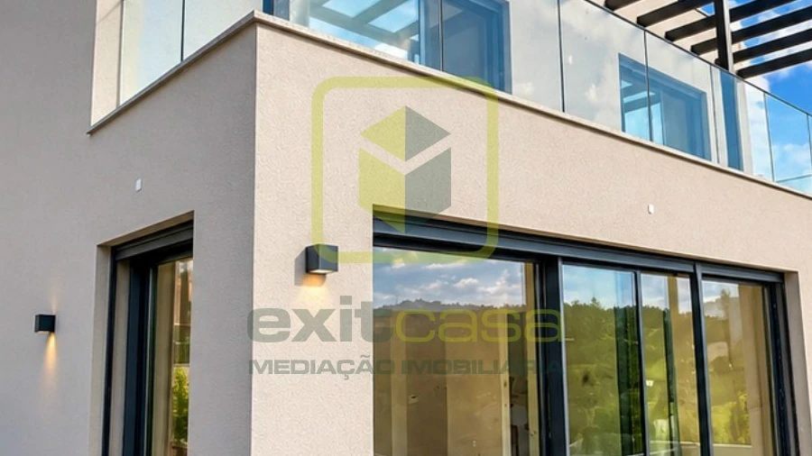 Moradia T4 para Venda em Santo Antonio dos Olivais