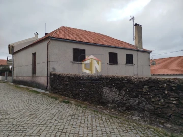 Moradia T4 para Venda em Foios