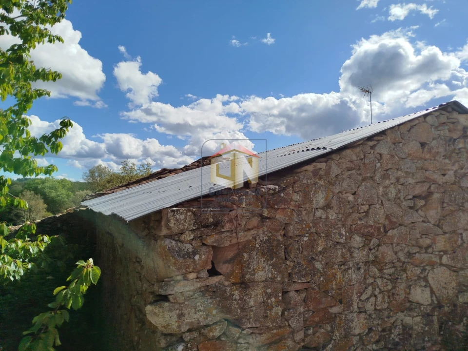 Moradia T3 para Venda em Rendo Foto 4