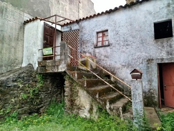 Moradia T2 para Venda em Malcata