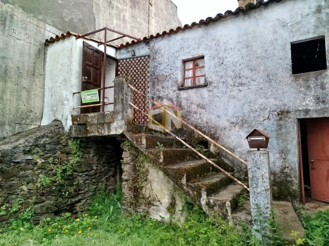 Moradia T2 para Venda em Malcata Foto 5