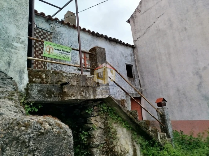 Moradia T2 para Venda em Malcata Foto 6