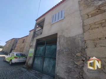 Moradia T2 para Venda em Seixo do Côa e Vale Longo